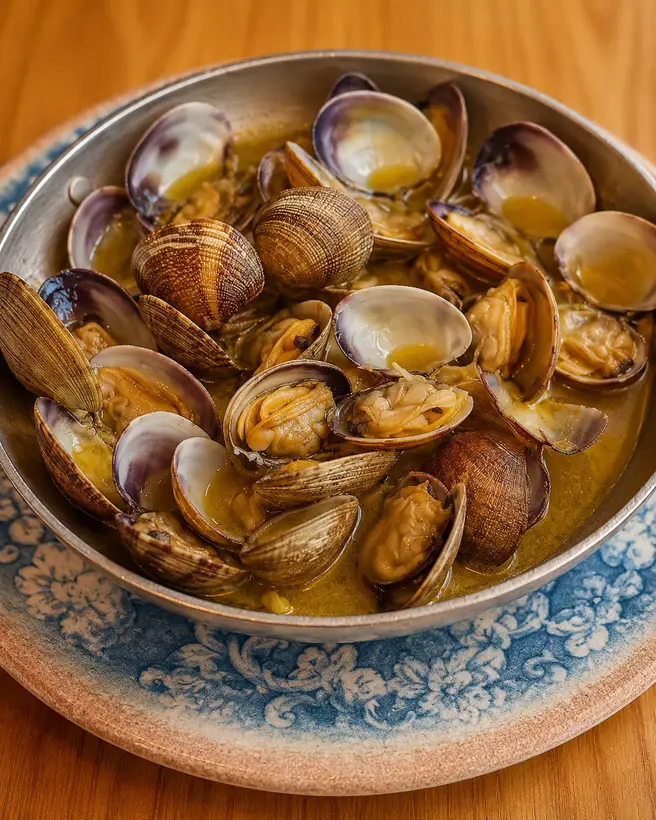 Almeja fina fresca en Bodeguita La Mantilla, Punta Umbría