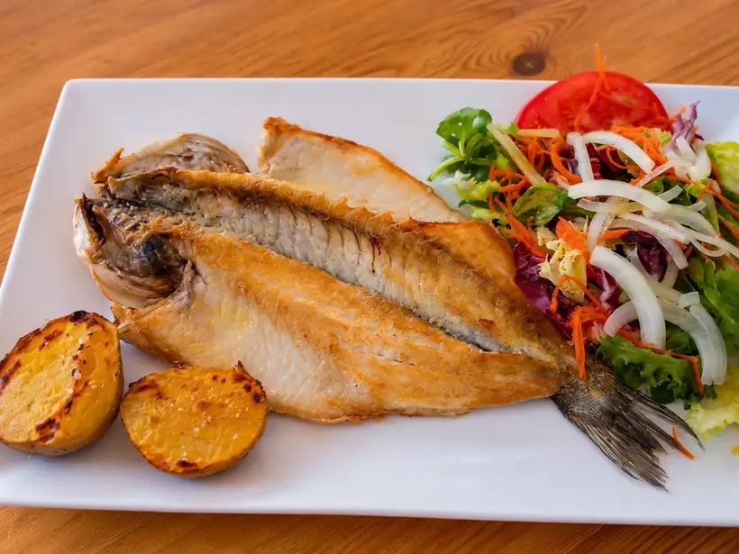 Dorada a la espalda en Bodeguita La Mantilla, Punta Umbría