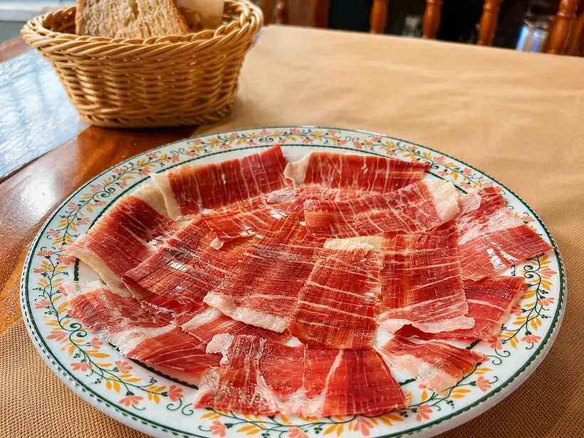 Jamón ibérico de bellota en Bodeguita La Mantilla, Punta Umbría