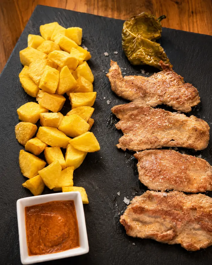 Presa paleta ibérica en Bodeguita La Mantilla, Punta Umbría