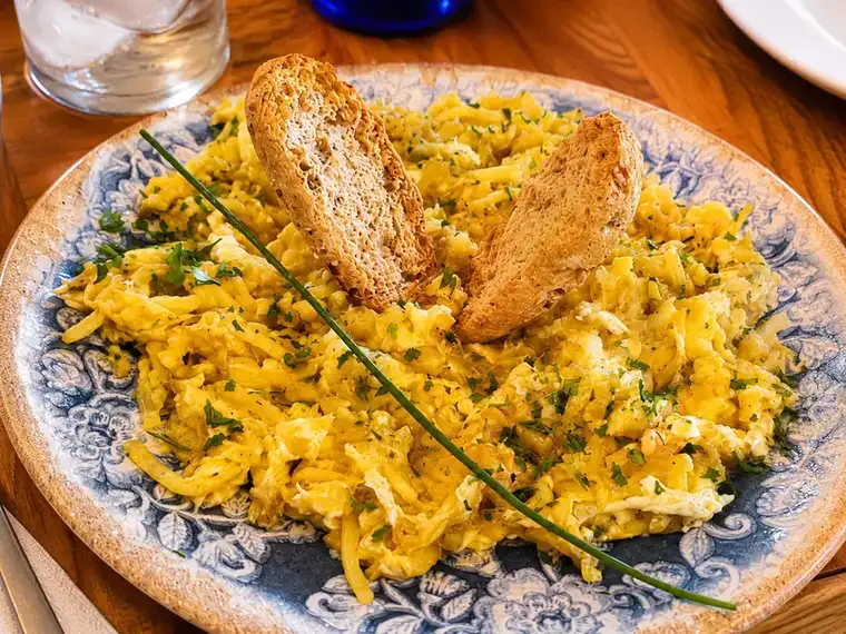 Revuelto de bacalao en Bodeguita La Mantilla, Punta Umbría